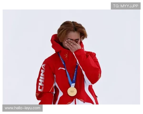 东京奥运会回顾：中国运动员夺金瞬间点燃全民热血激情